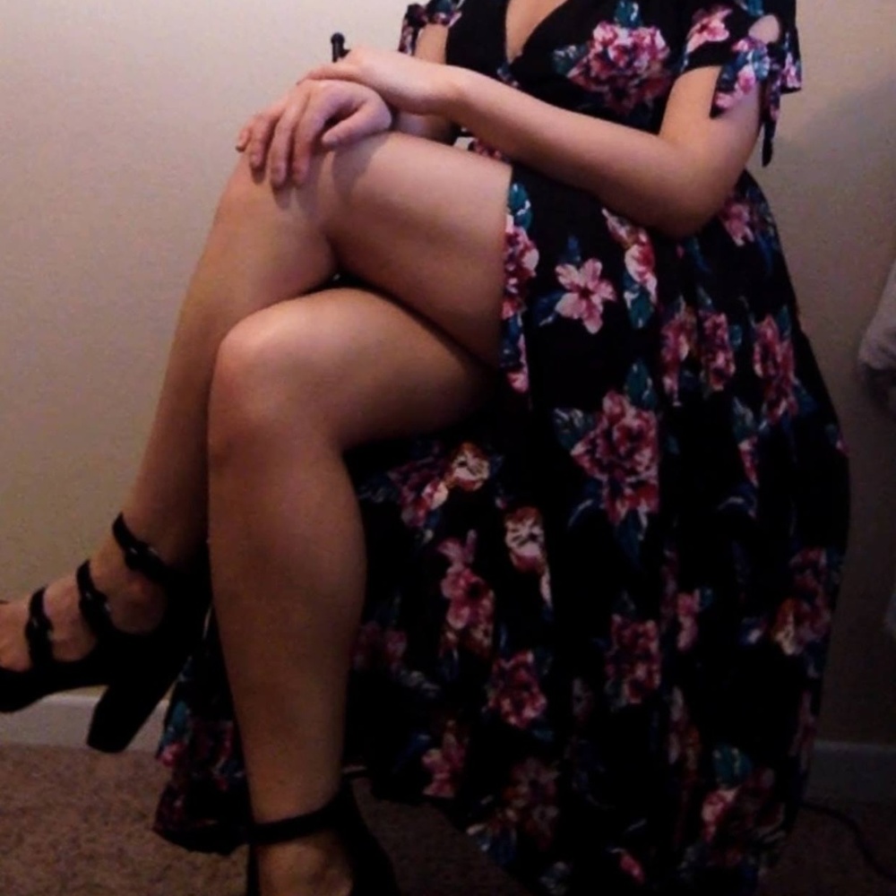 Francesca's Maxi Dress - Picture 6 of 6